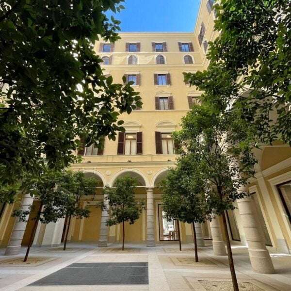 Travertino apple store