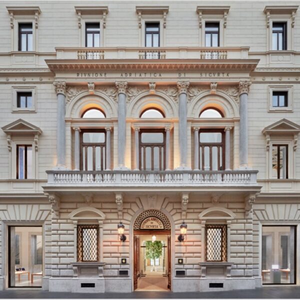 Travertino apple store