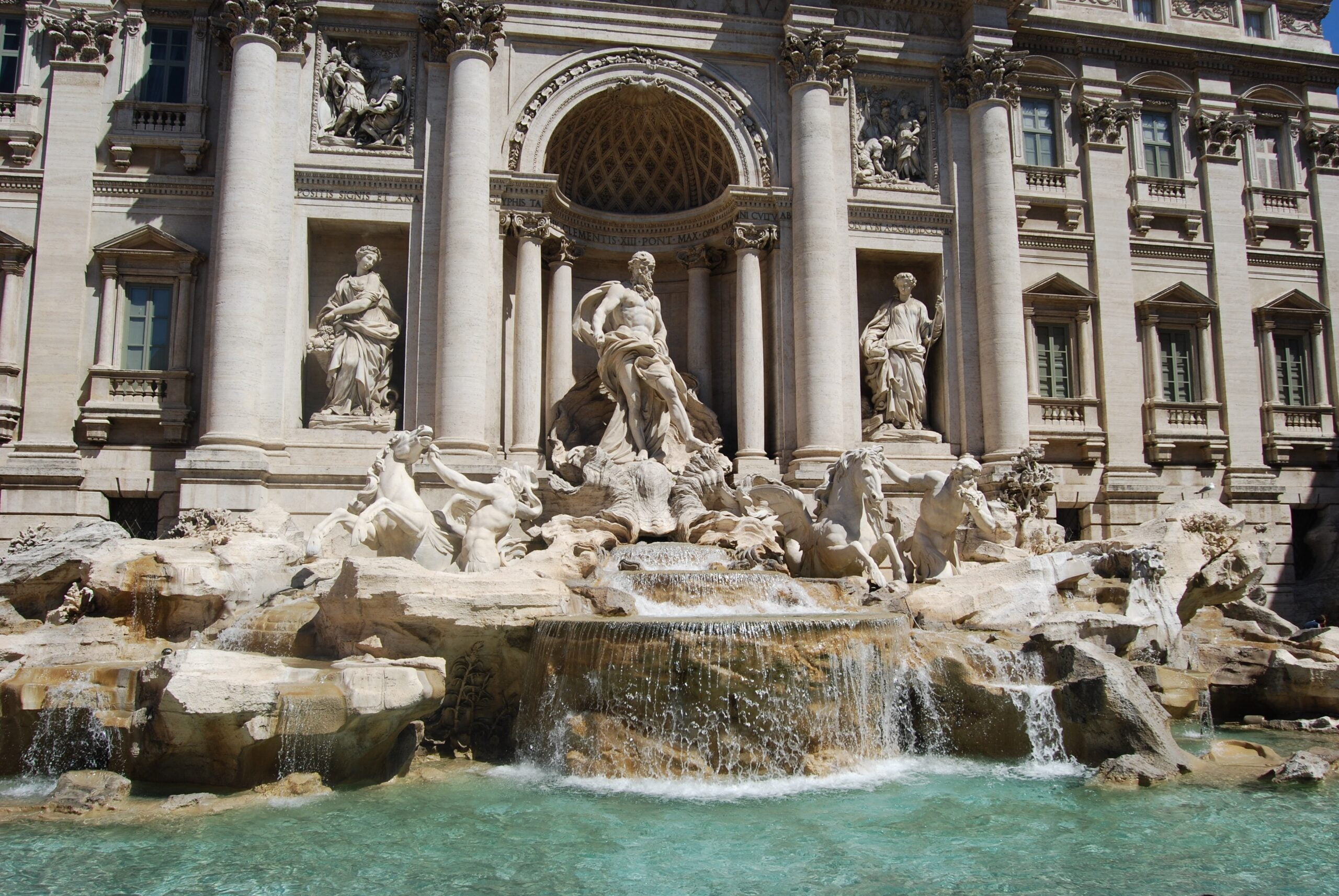 trevi fountain travertine